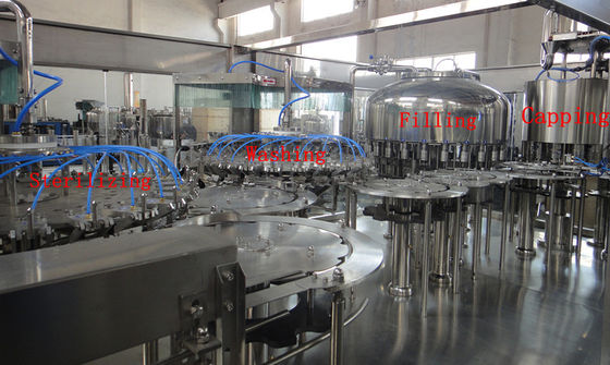 4000-6000BPH دستگاه پر کننده مایع Monoblock / دستگاه شستشوی اتوماتیک دستگاه دربندی اتوماتیک تامین کننده